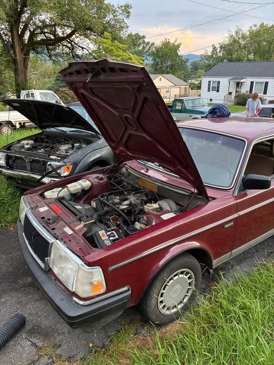 1989 Volvo 244 - Image 8 of 8