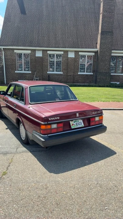 1989 Volvo 244 - Image 2 of 8