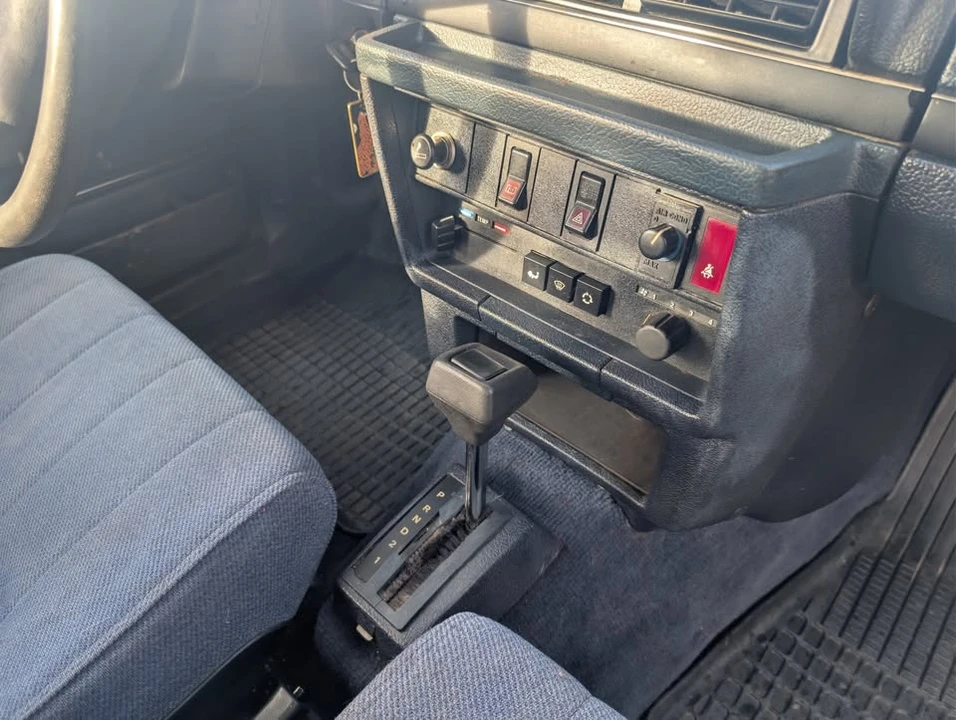 1989 Volvo 244 - Image 9 of 14