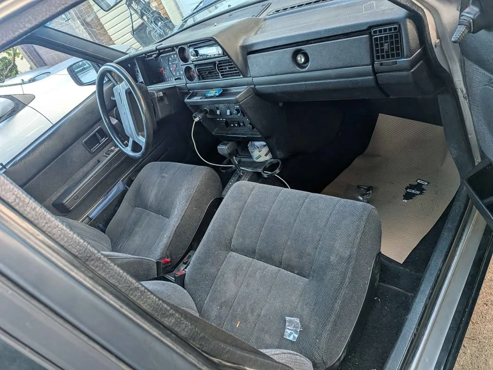 1989 Volvo 244 - Image 3 of 3