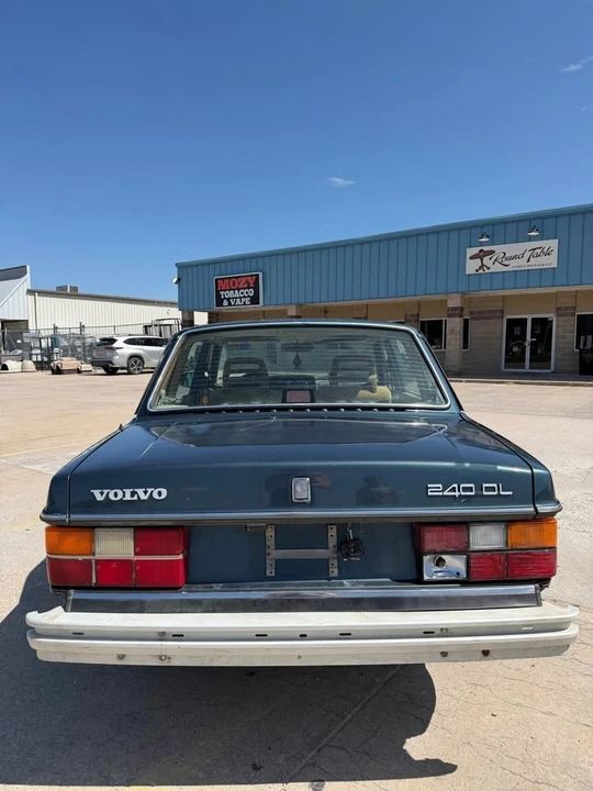 1989 Volvo 244 - Image 4 of 13