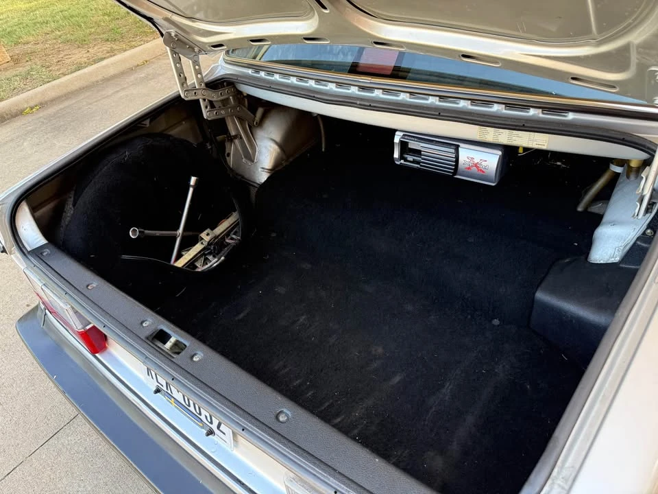 1989 Volvo 244 - Image 14 of 20