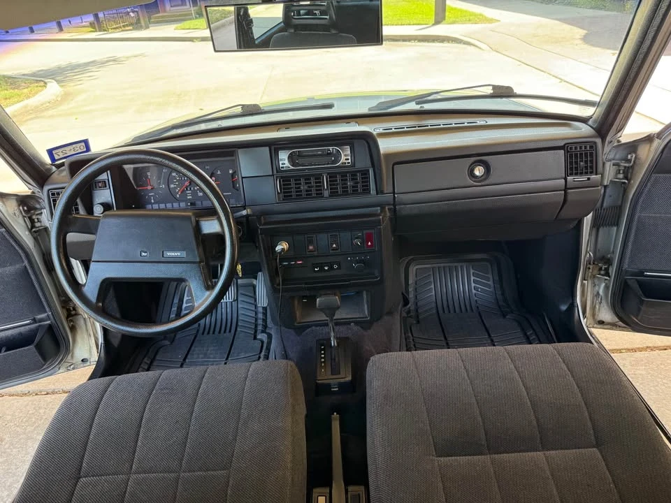 1989 Volvo 244 - Image 15 of 20
