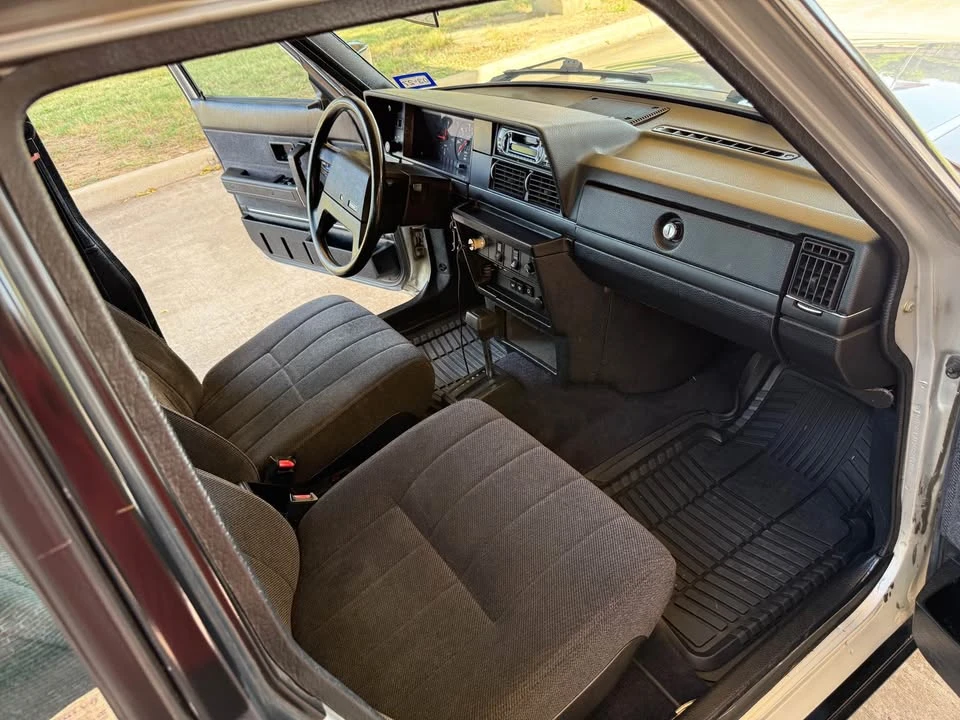 1989 Volvo 244 - Image 13 of 20