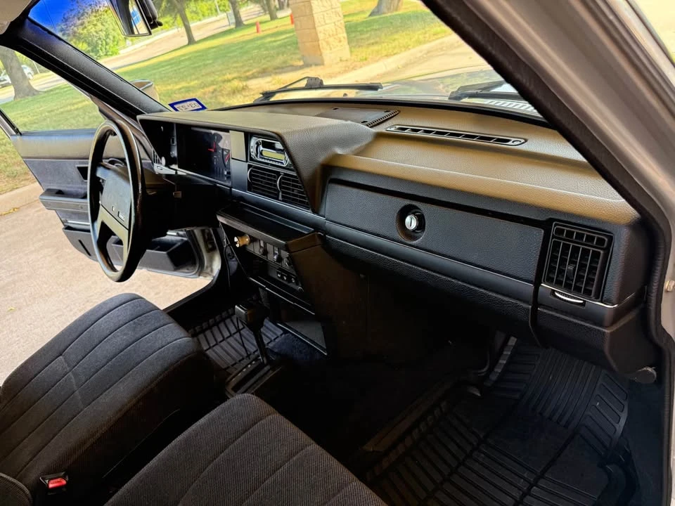 1989 Volvo 244 - Image 19 of 20