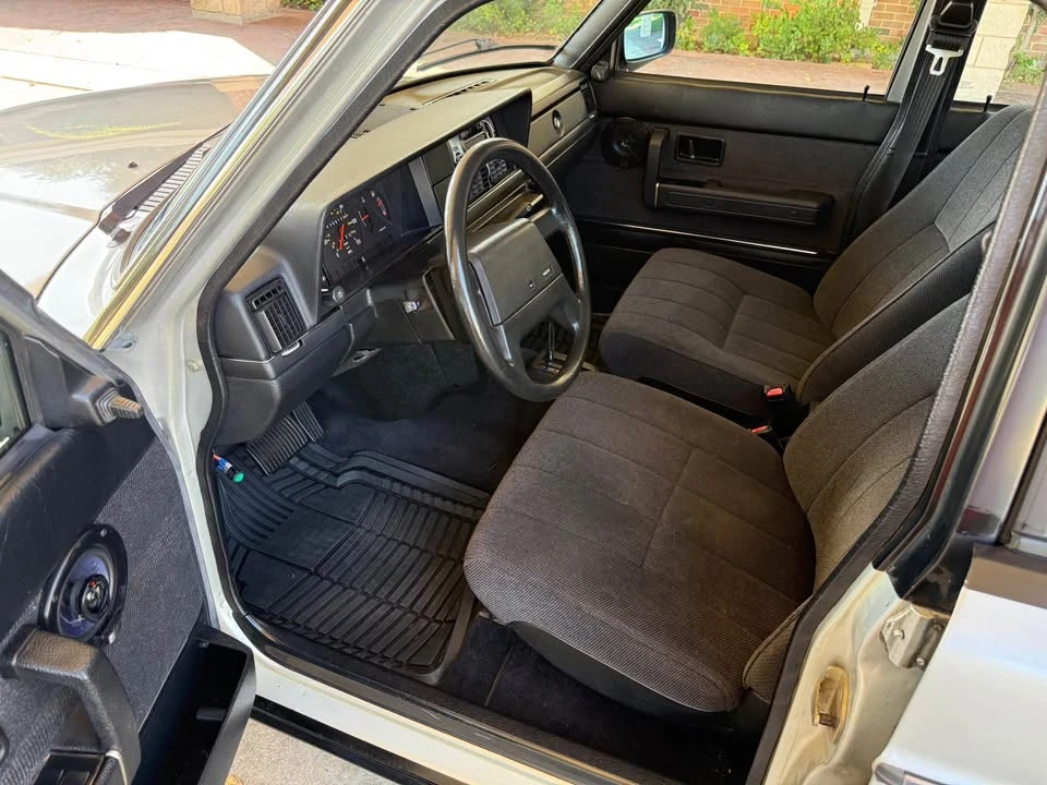 1989 Volvo 244 - Image 12 of 20