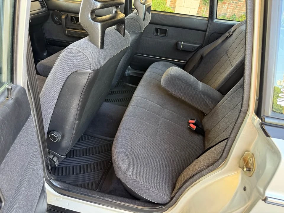 1989 Volvo 244 - Image 11 of 20