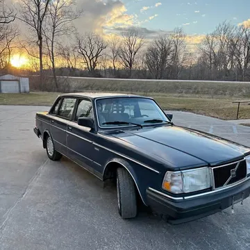 1989 Volvo 240 DL Sedan 4D