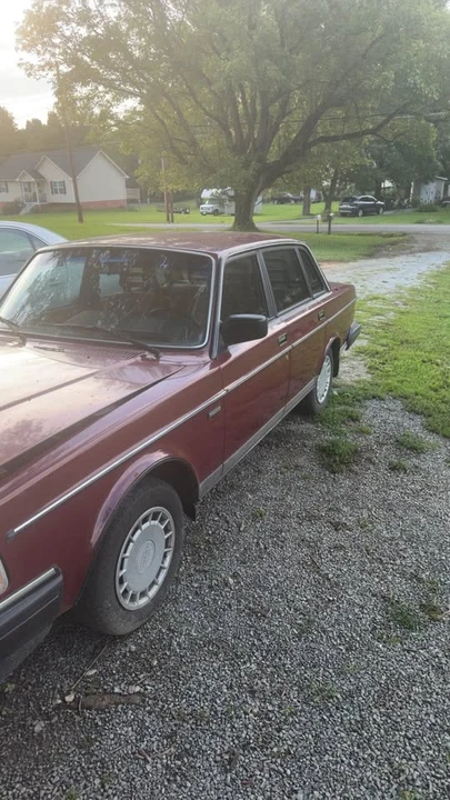 1989 Volvo 244 - Image 2 of 6