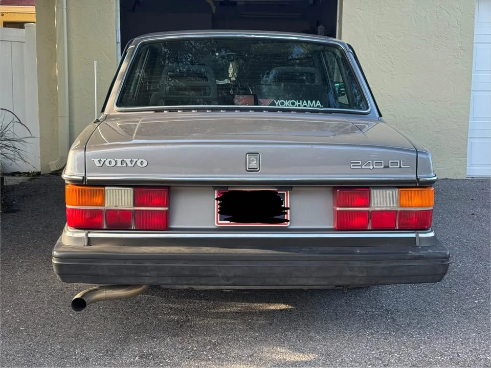 1989 Volvo 244 - Image 4 of 4