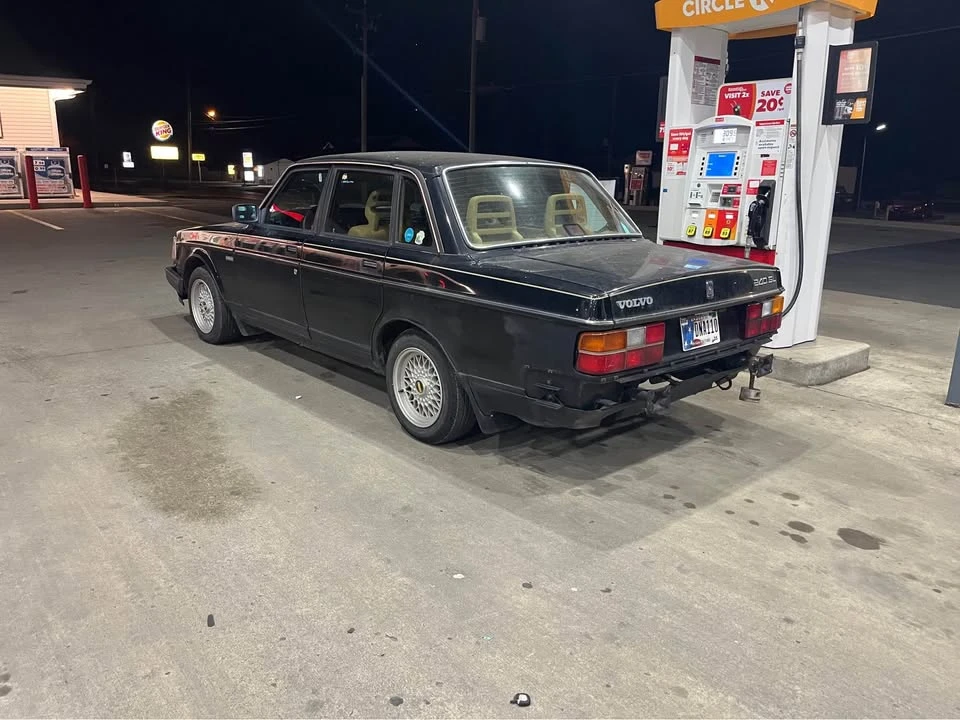 1989 Volvo 244 - Image 2 of 6