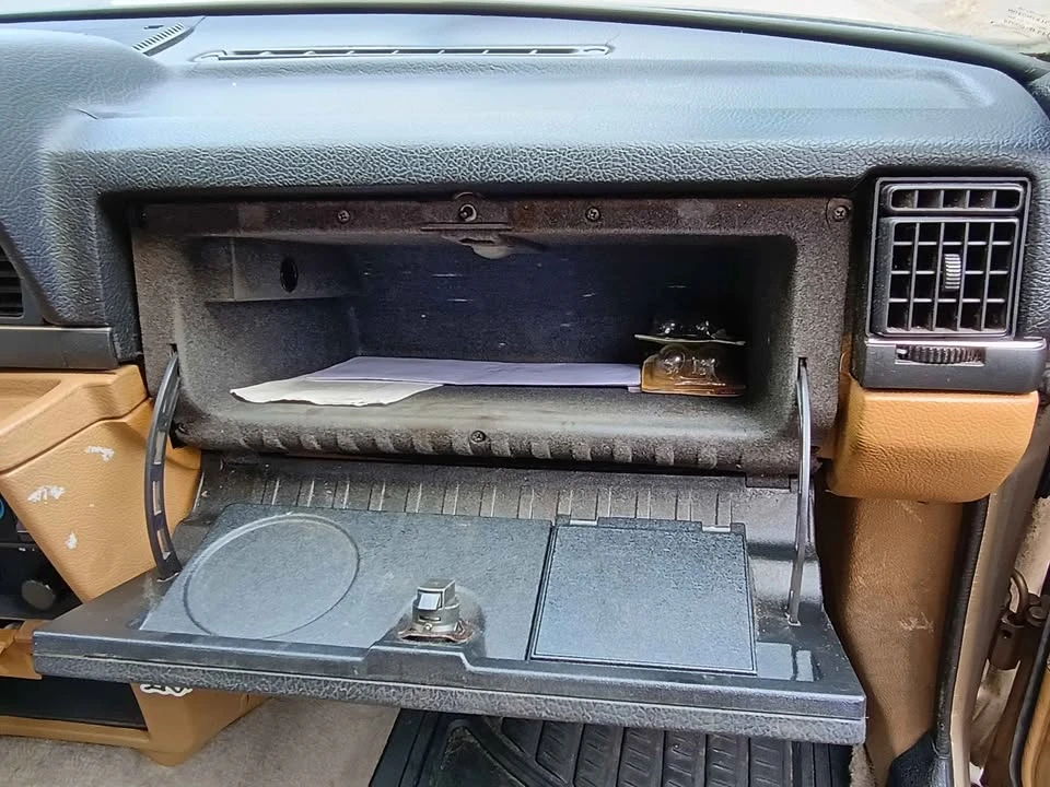 1989 Volvo 244 - Image 19 of 20