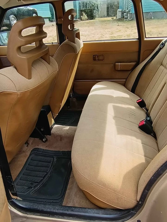 1989 Volvo 244 - Image 17 of 20