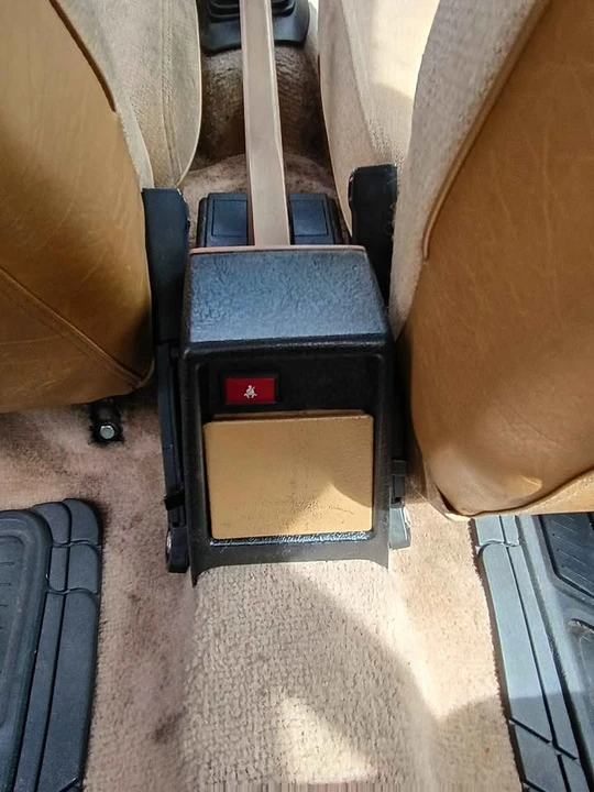 1989 Volvo 244 - Image 16 of 20
