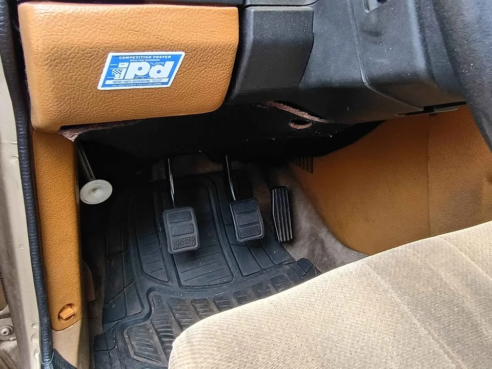1989 Volvo 244 - Image 18 of 20