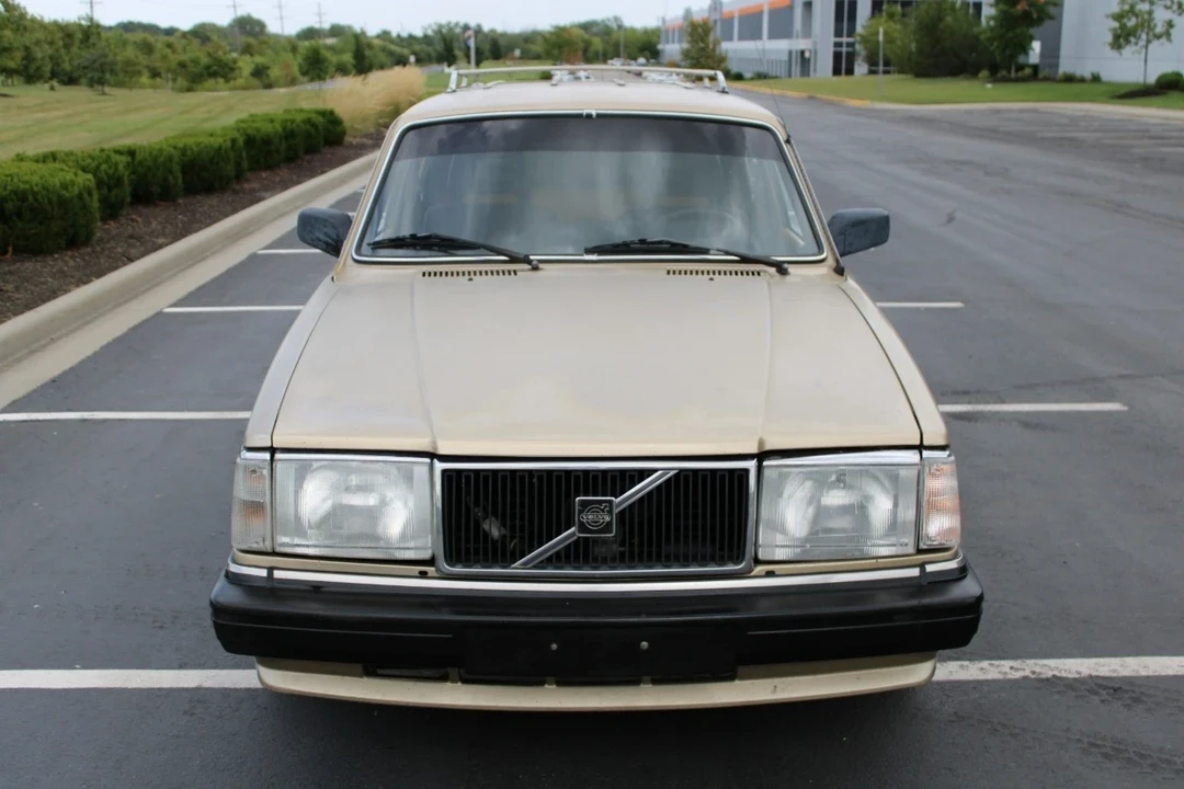 1989 Volvo 200 Series - Image 10 of 12