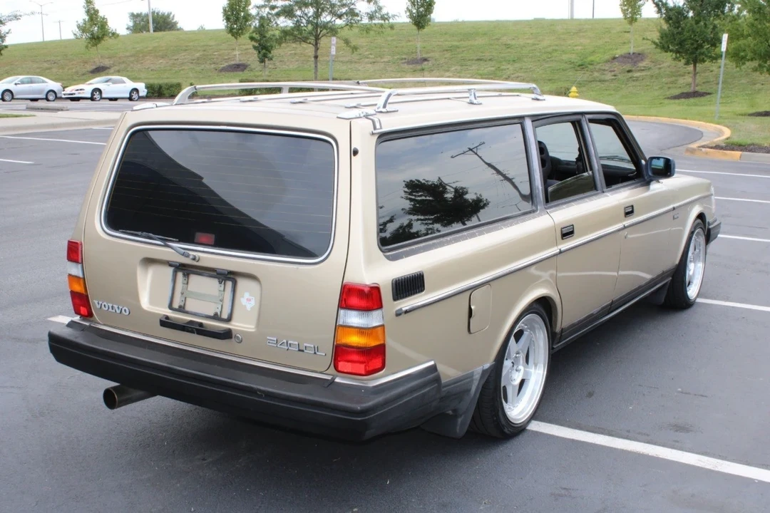 1989 Volvo 200 Series - Image 7 of 12