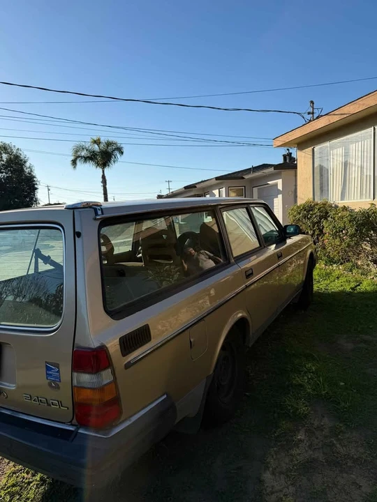 1989 Volvo 245 - Image 7 of 7