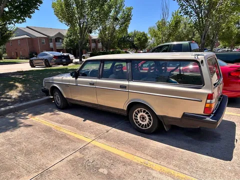 1989 Volvo 240 Wagon 4D