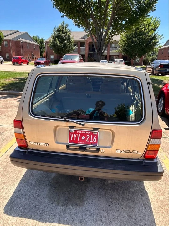 1989 Volvo 245 - Image 2 of 11