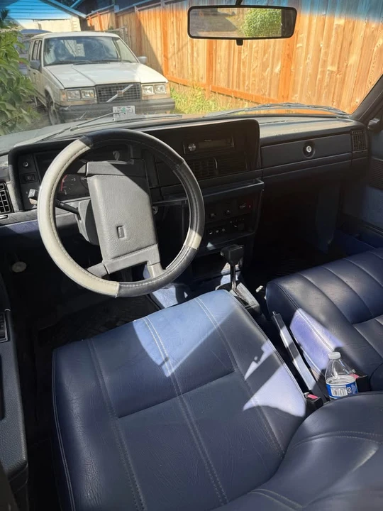 1989 Volvo 245 - Image 5 of 16