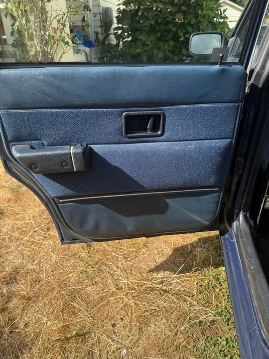1989 Volvo 245 - Image 9 of 16