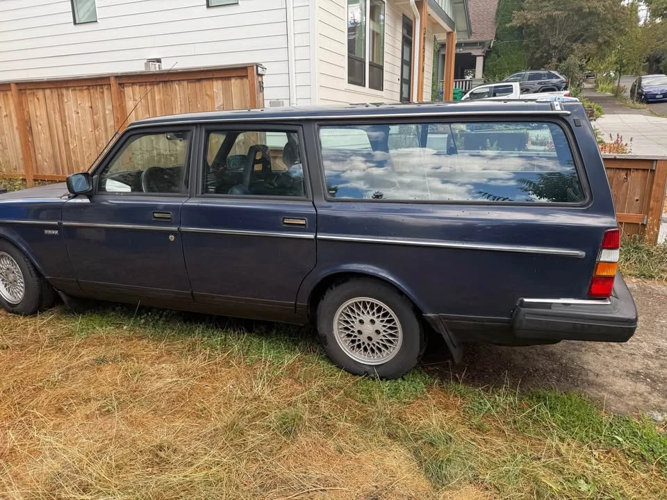 1989 Volvo 245 - Image 3 of 16