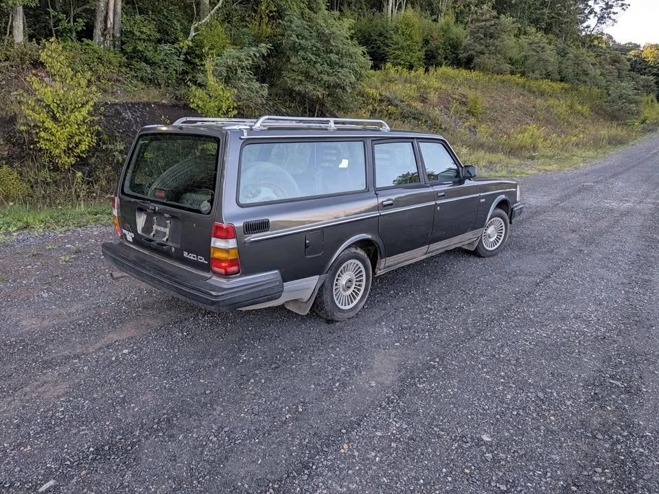 1989 Volvo 245 - Image 5 of 9