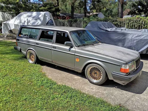 1989 Volvo 240 Wagon 4D