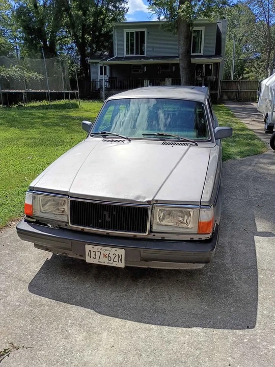 1989 Volvo 245 - Image 2 of 7