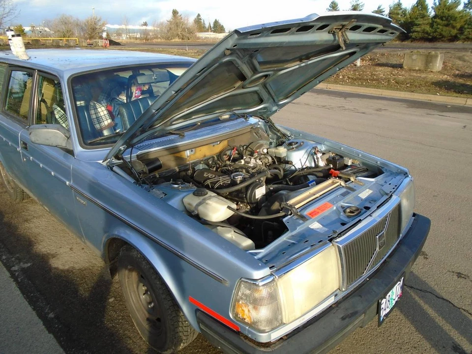 1989 Volvo 245 - Image 3 of 4