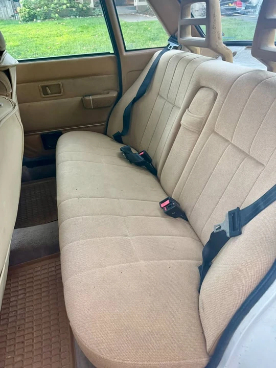 1989 Volvo 244 - Image 5 of 5
