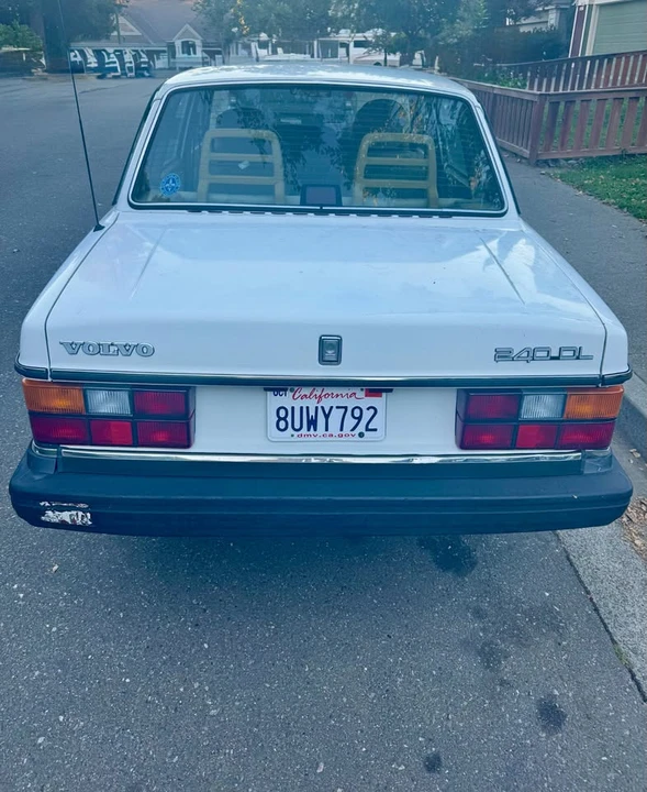 1989 Volvo 244 - Image 3 of 5