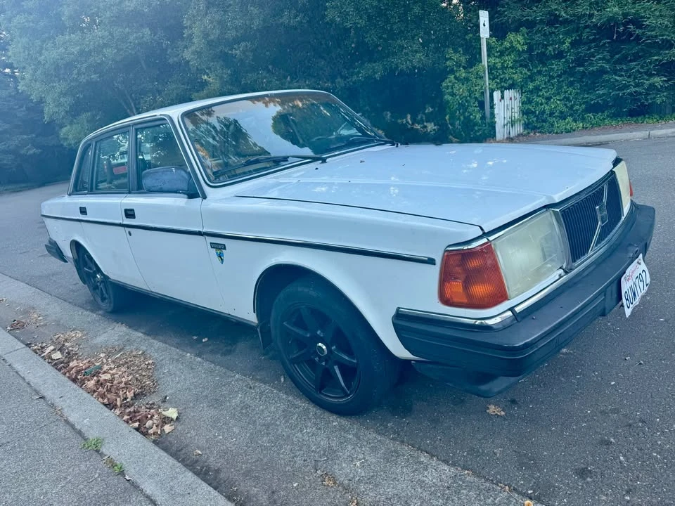 1989 Volvo 244 - Image 2 of 5