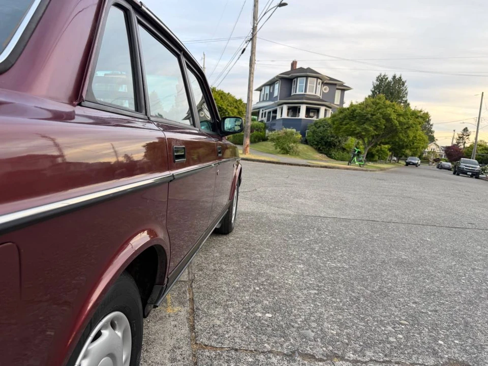 1989 Volvo 244 - Image 14 of 23