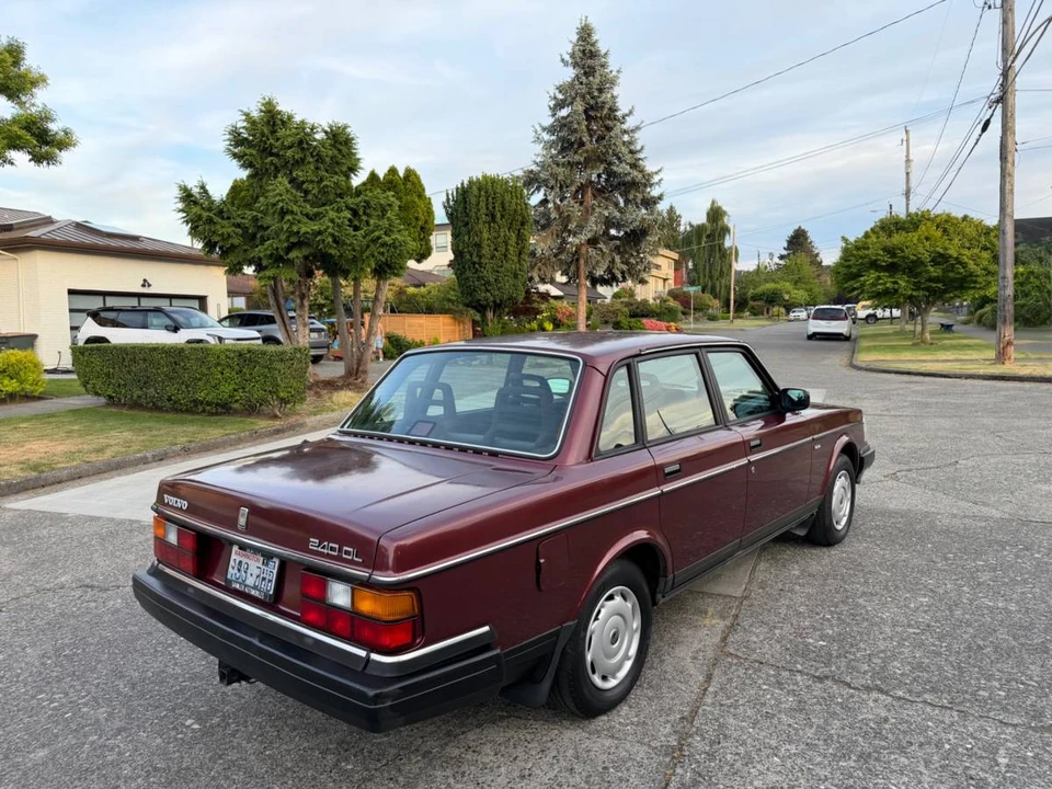 1989 Volvo 244 - Image 6 of 24