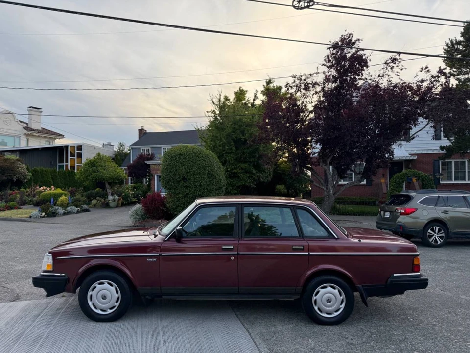 1989 Volvo 244 - Image 3 of 23