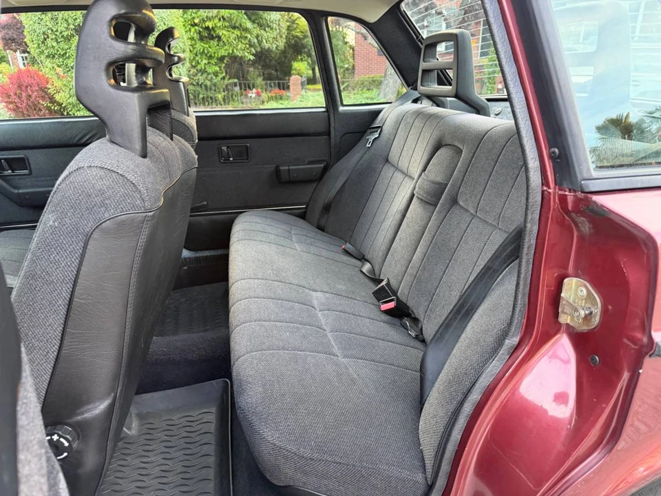 1989 Volvo 244 - Image 8 of 23