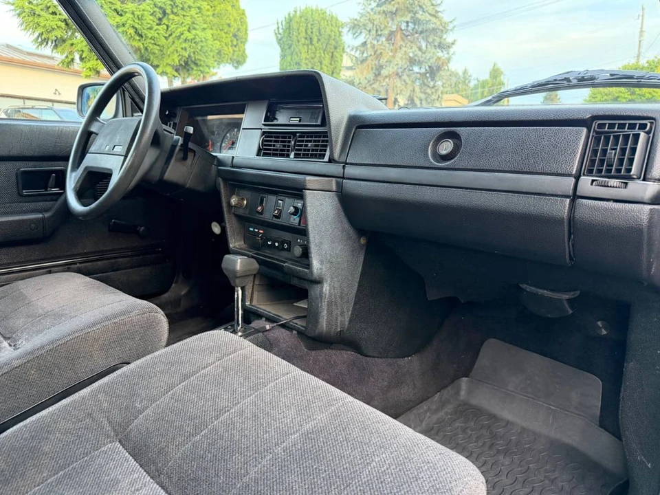 1989 Volvo 244 - Image 22 of 24