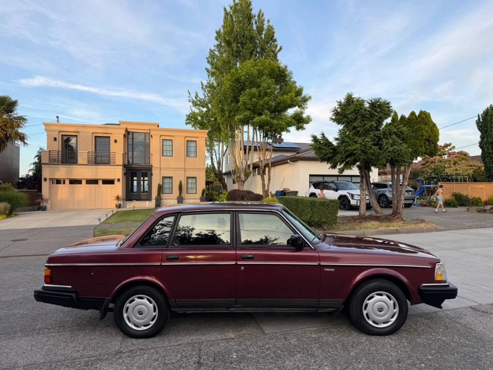 1989 Volvo 244 - Image 4 of 23