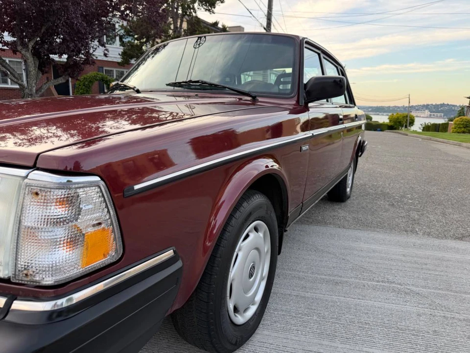 1989 Volvo 244 - Image 13 of 23