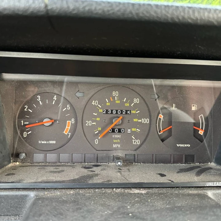 1989 Volvo 244 - Image 17 of 23