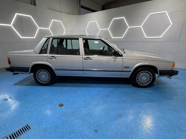 1989 Volvo 740 - Image 7 of 21