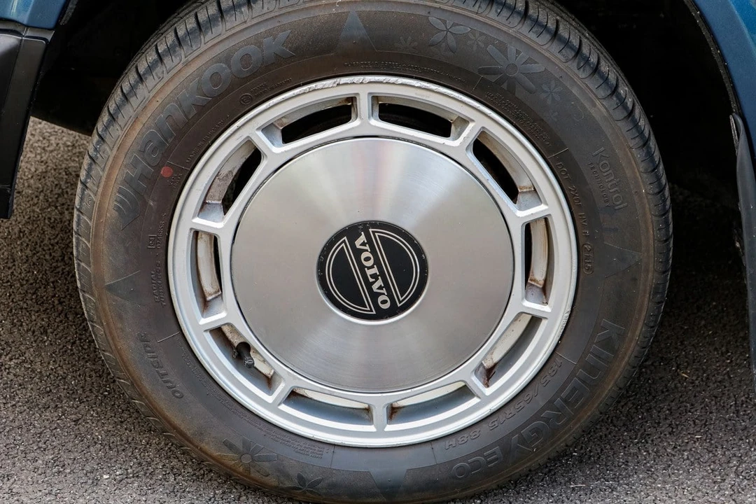1989 Volvo 740 - Image 14 of 30