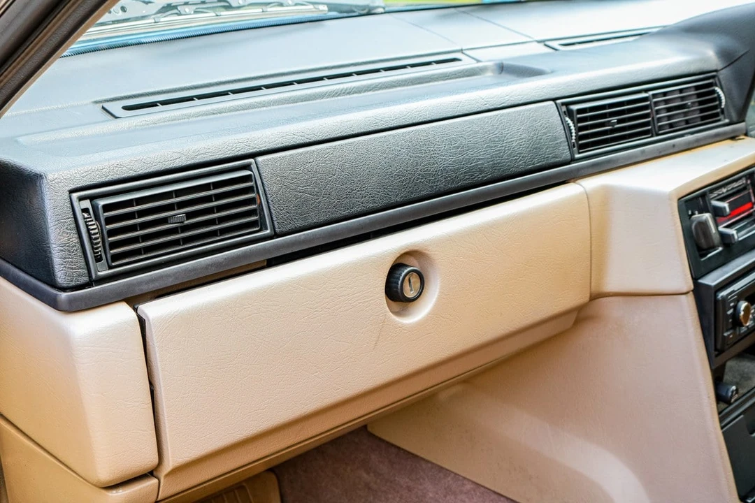 1989 Volvo 740 - Image 25 of 30