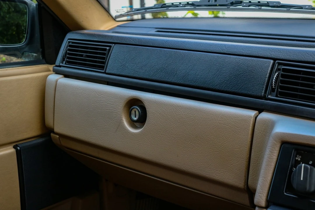 1989 Volvo 740 - Image 26 of 30
