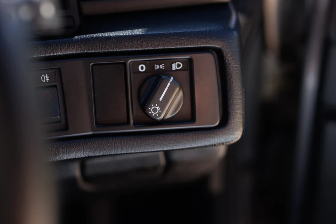 1989 Volvo 740 - Image 24 of 30