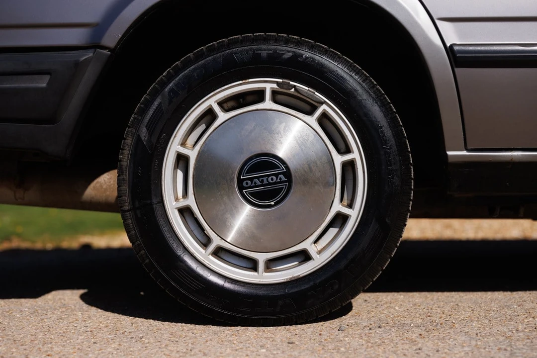 1989 Volvo 740 - Image 19 of 30