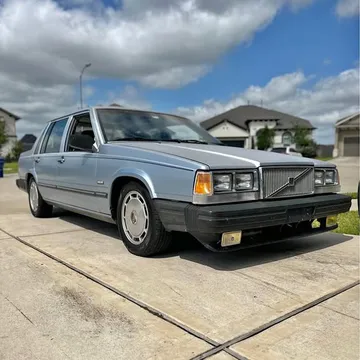1989 Volvo 740 GLE 16V Sedan