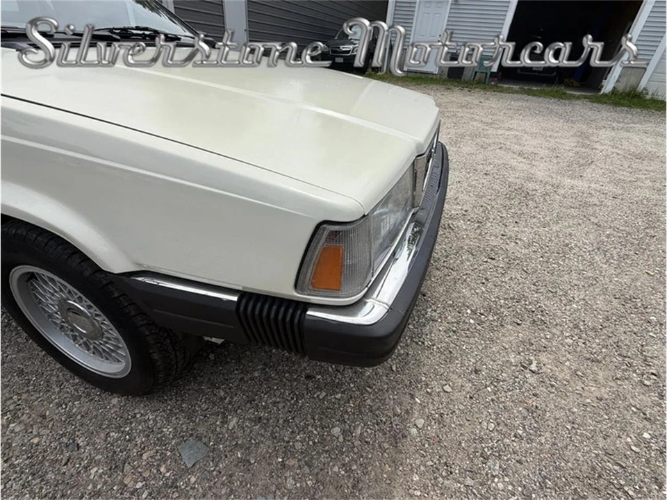 1989 Volvo 780 - Image 14 of 31